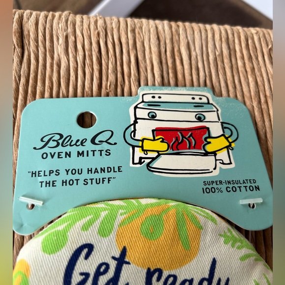 NWT Blue Q Humorous Oven Mitt, “Get Ready to Undo Your Pants.” - Picture 3 of 5